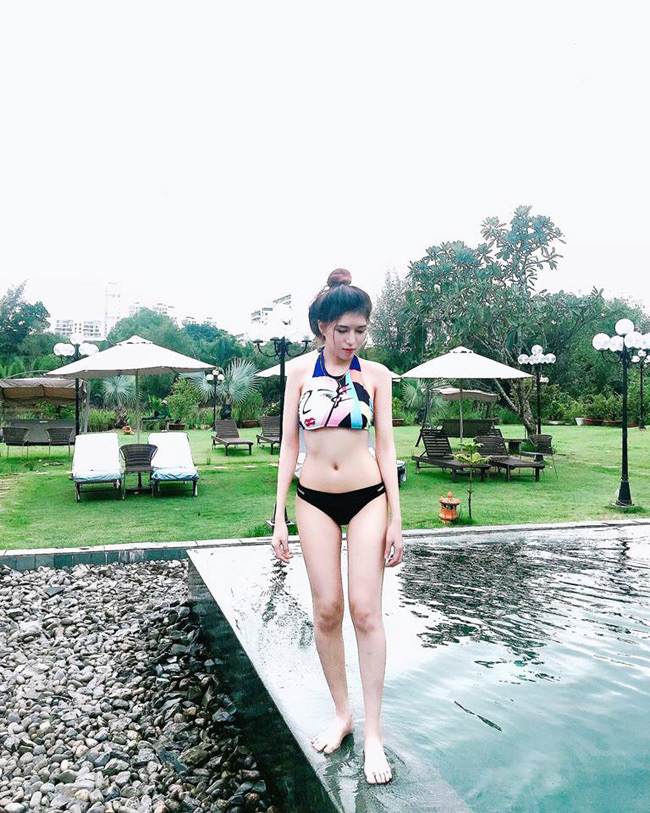 Hai cô chị họ Hồ nóng bỏng chẳng kém cô em út nổi tiếng